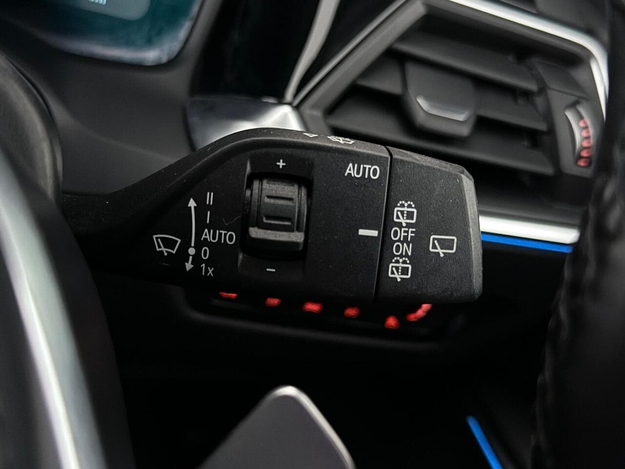 BMW 3 Series thumbnail Misc Controls
