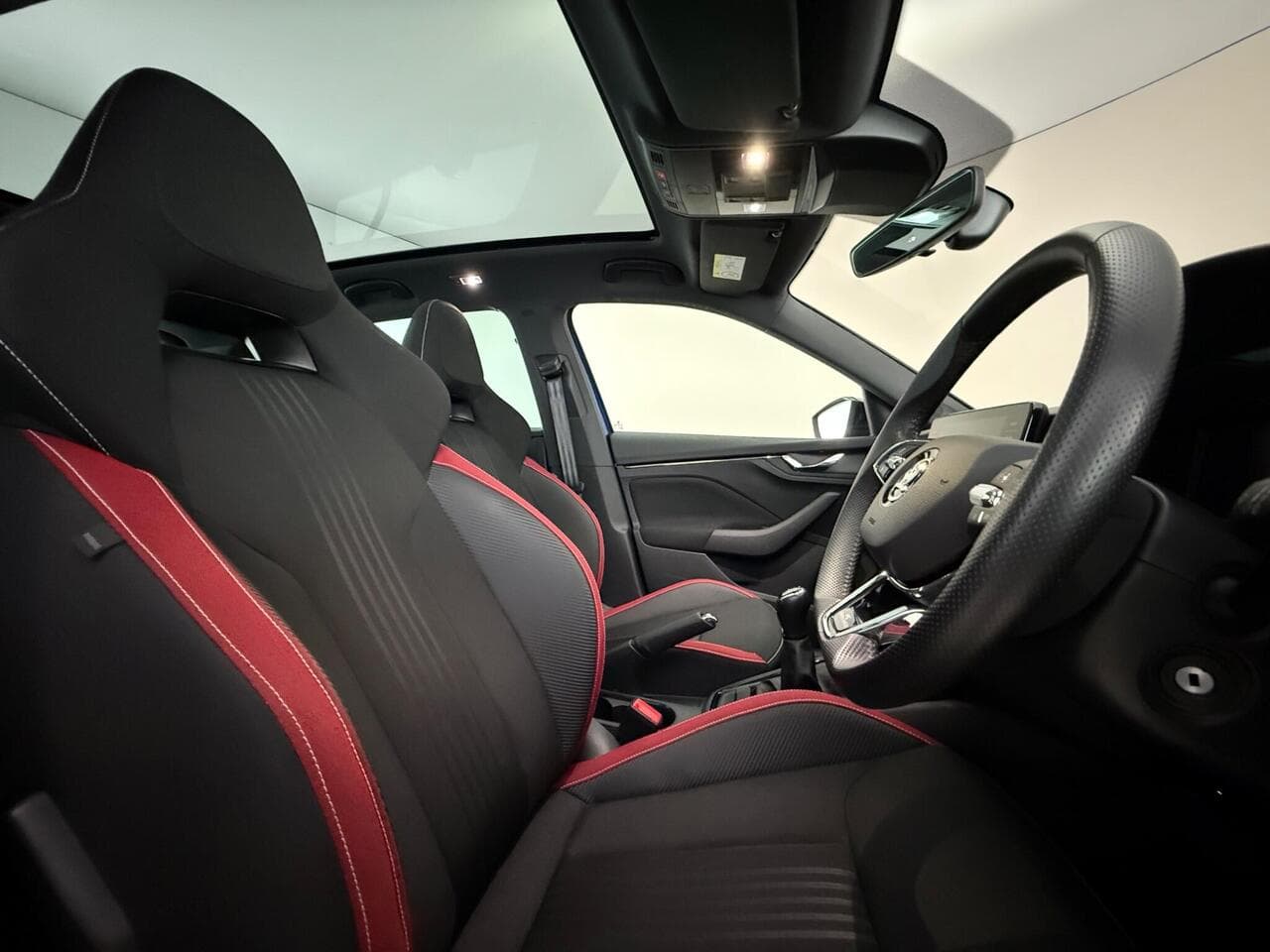 Skoda Kamiq thumbnail Seat Driver