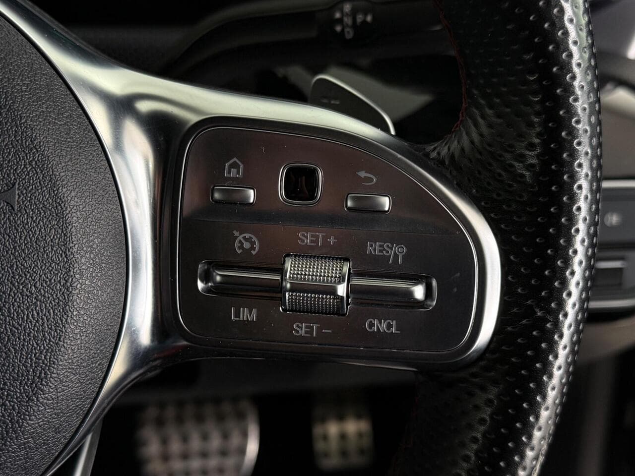 Mercedes-Benz CLA thumbnail Misc Controls