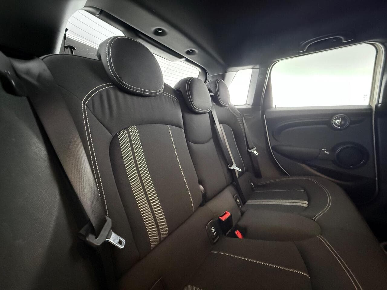 MINI Hatch thumbnail Seats Rear