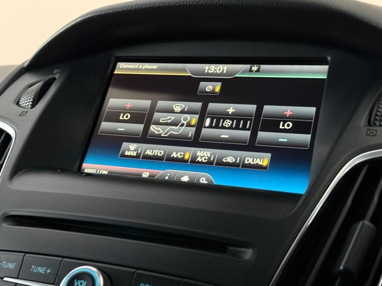 Ford Focus thumbnail Infotainment System