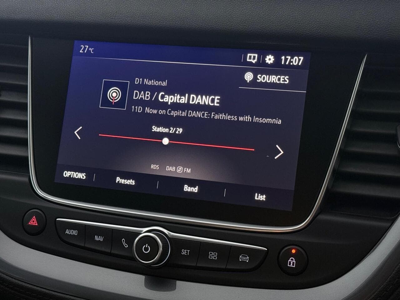 Vauxhall Grandland X thumbnail Infotainment System