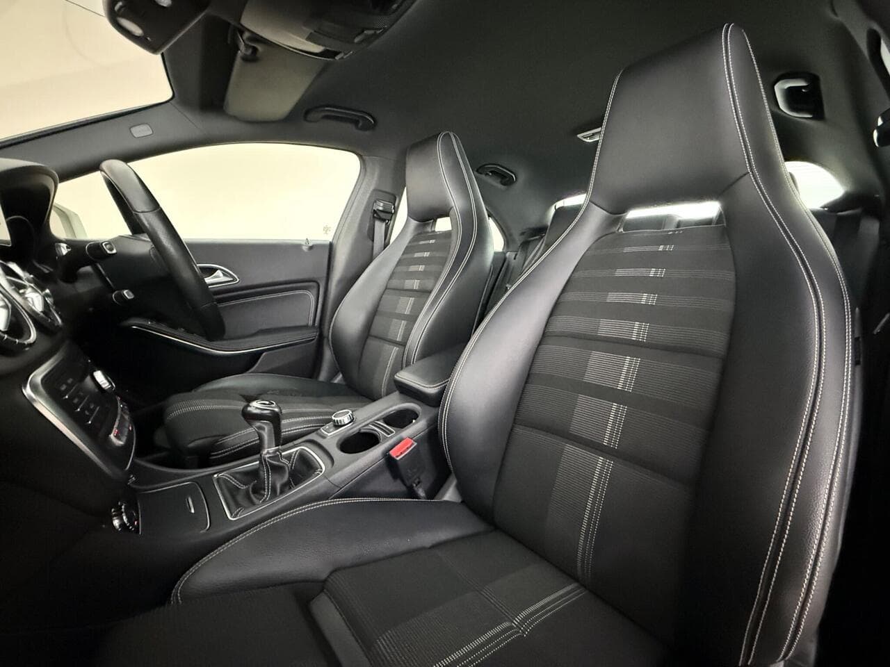 Mercedes-Benz CLA thumbnail Seat Front Passenger