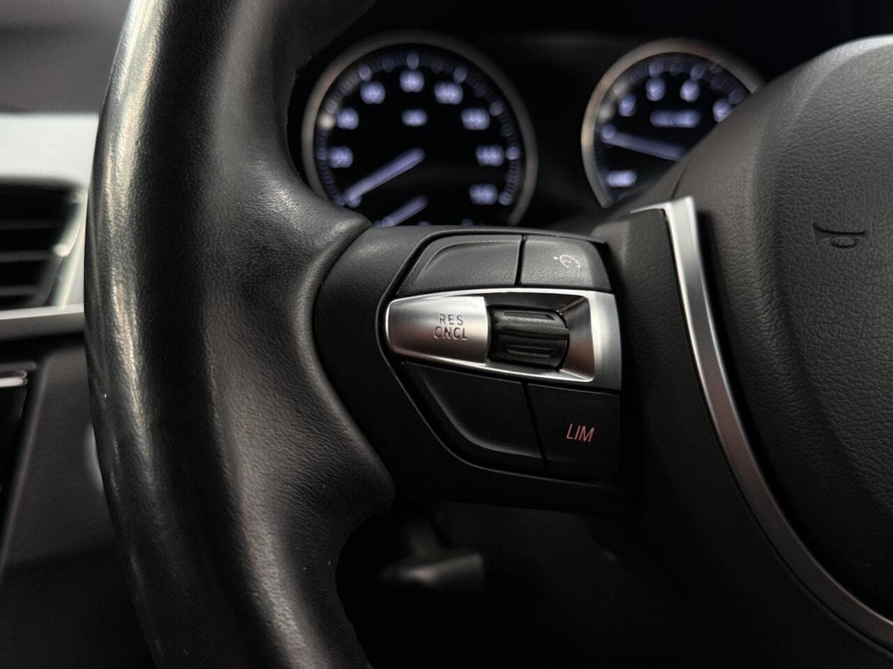 BMW X1 thumbnail Misc Controls