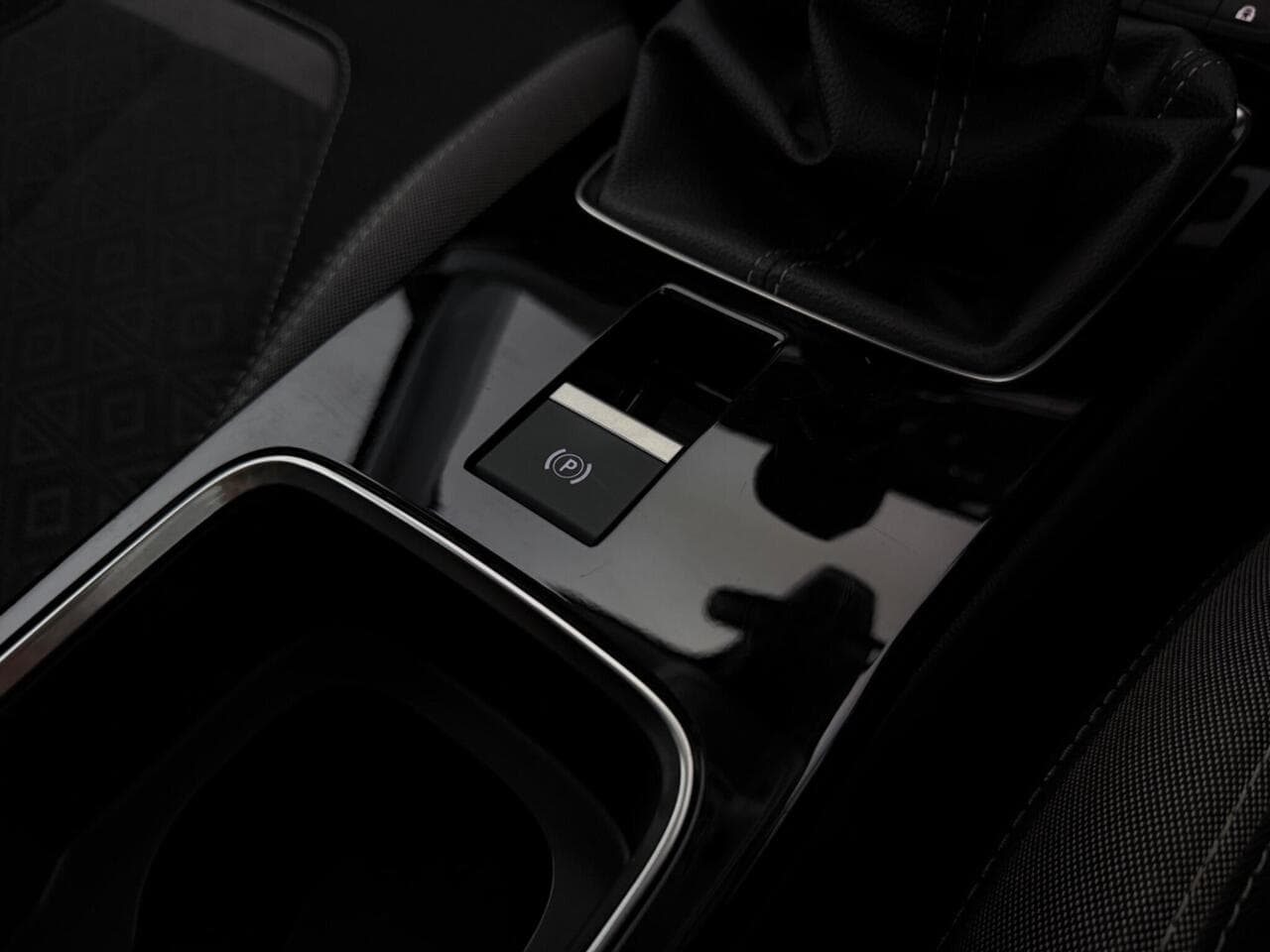Vauxhall Mokka thumbnail Interior Front