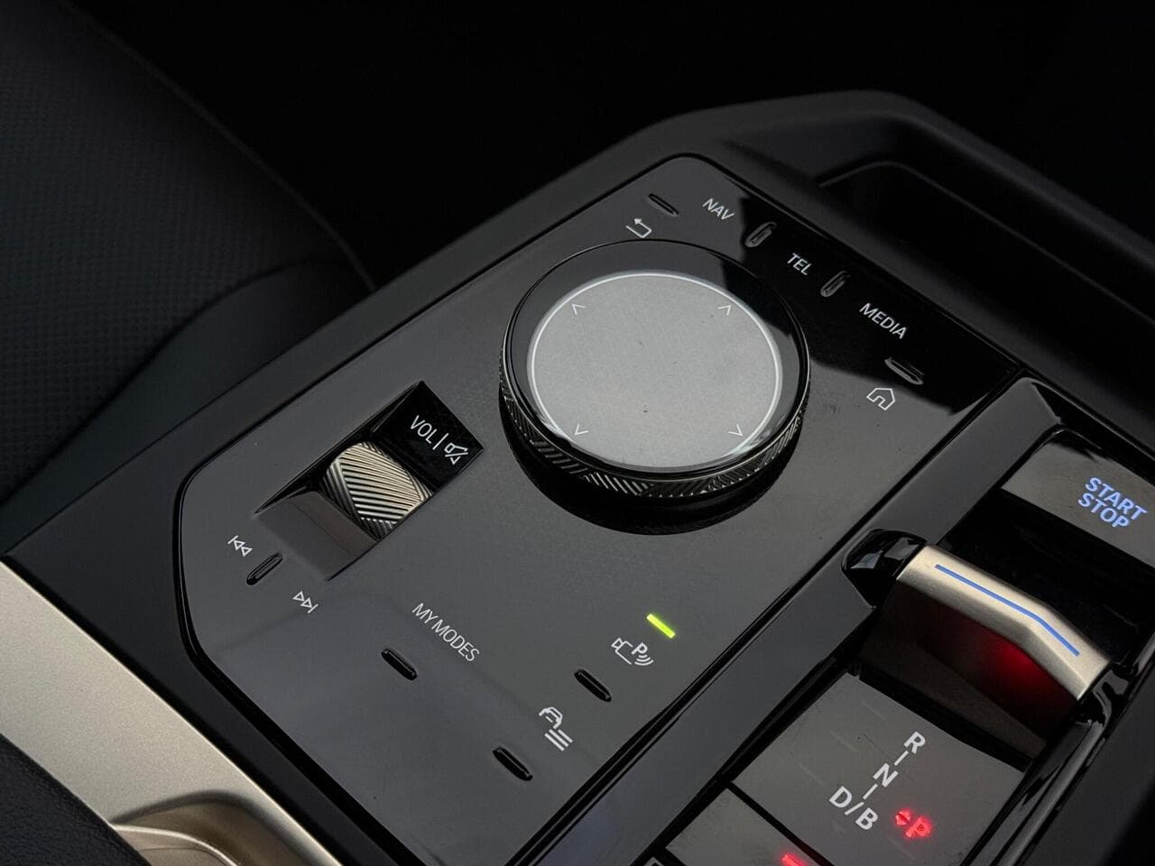 BMW iX thumbnail Interior Front