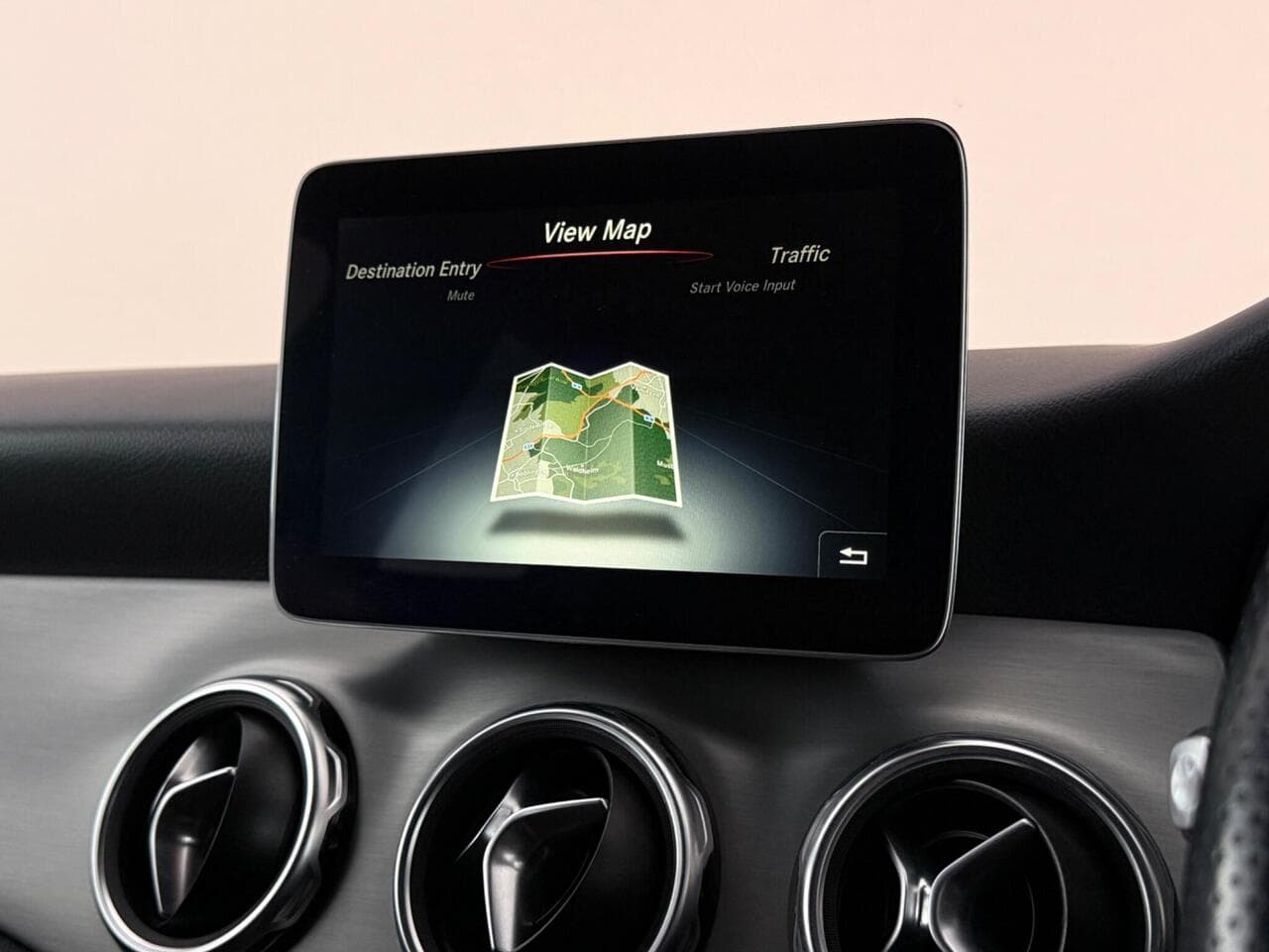 Mercedes-Benz GLA thumbnail Infotainment System