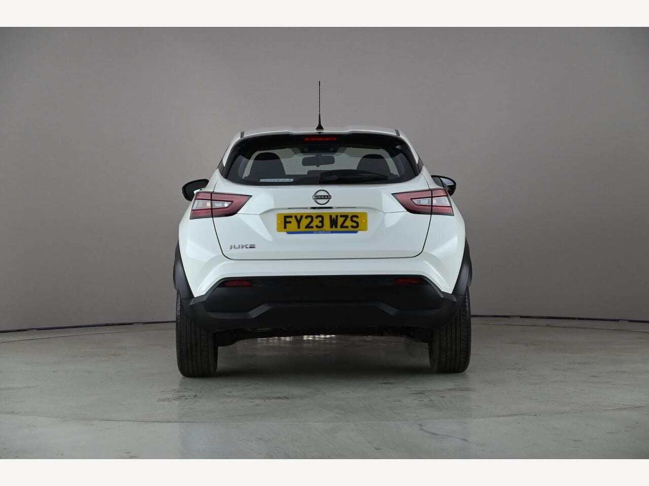 Nissan Juke thumbnail Rear