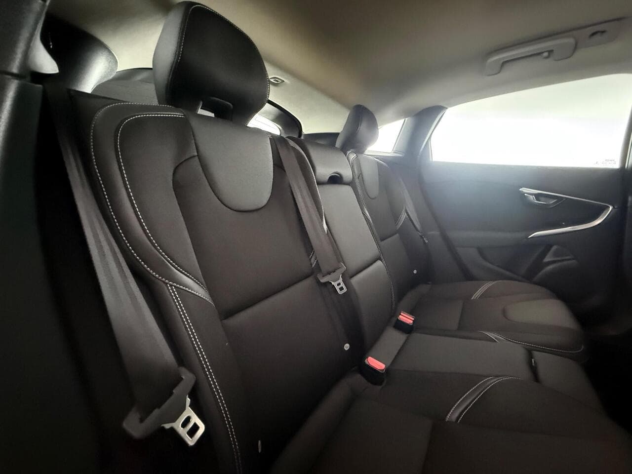 Volvo V40 thumbnail Seats Rear