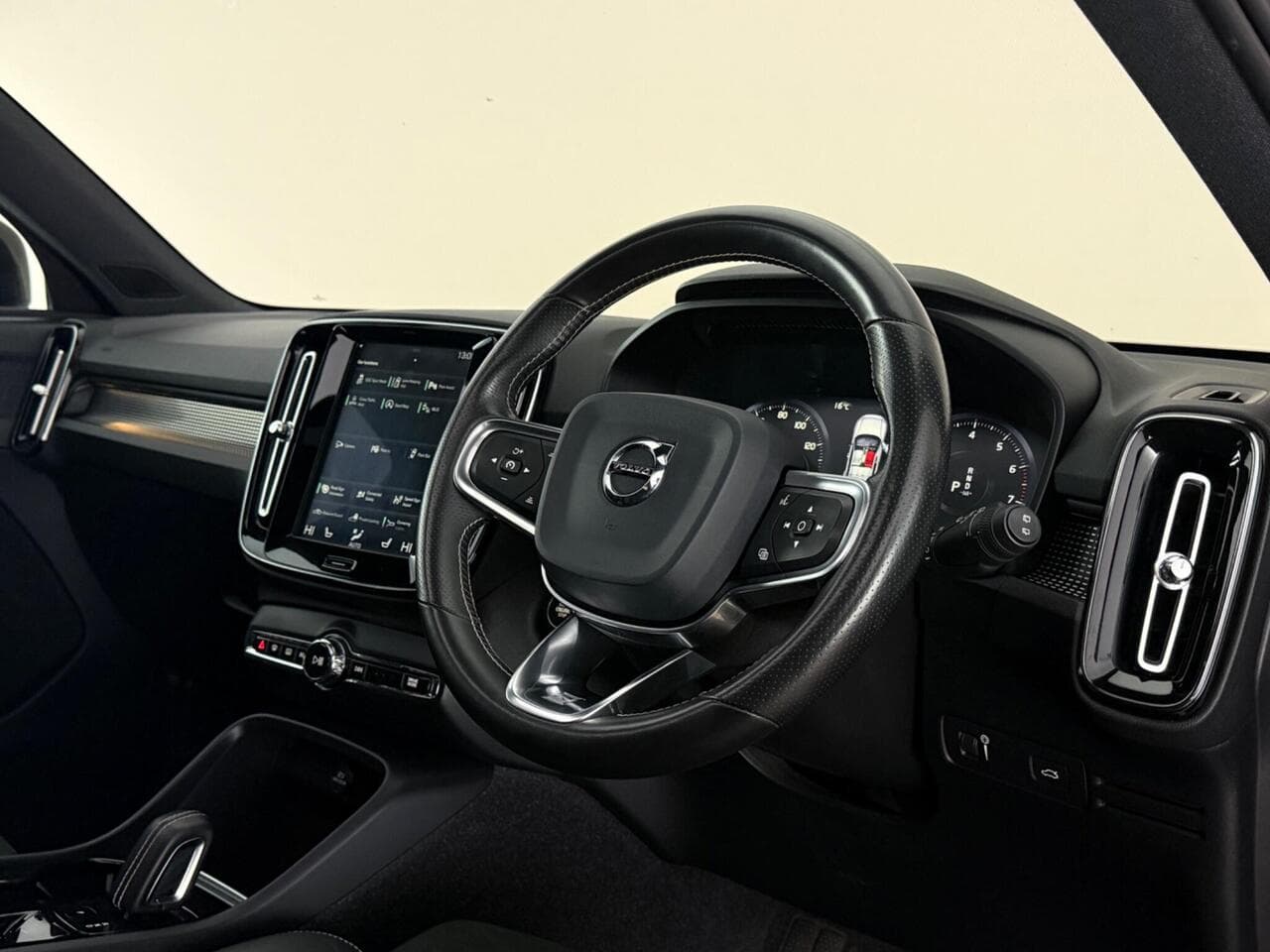 Volvo XC40 thumbnail Interior Front