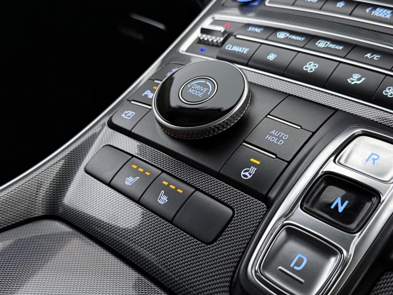 Hyundai Santa Fe thumbnail Interior Front