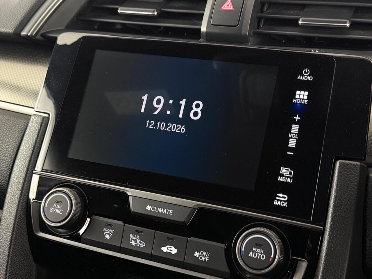 Honda Civic thumbnail Infotainment System
