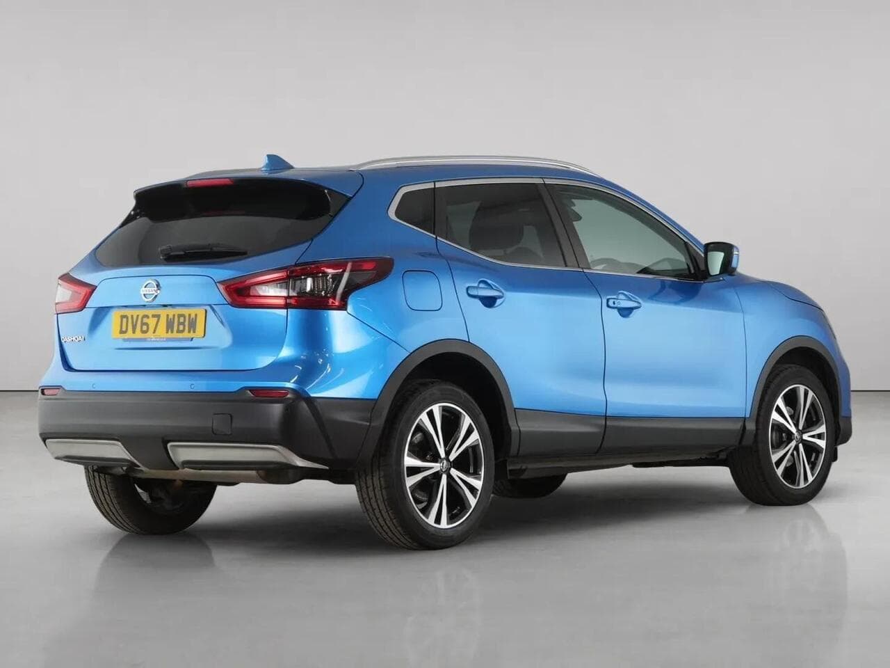 Nissan Qashqai thumbnail Rear Right