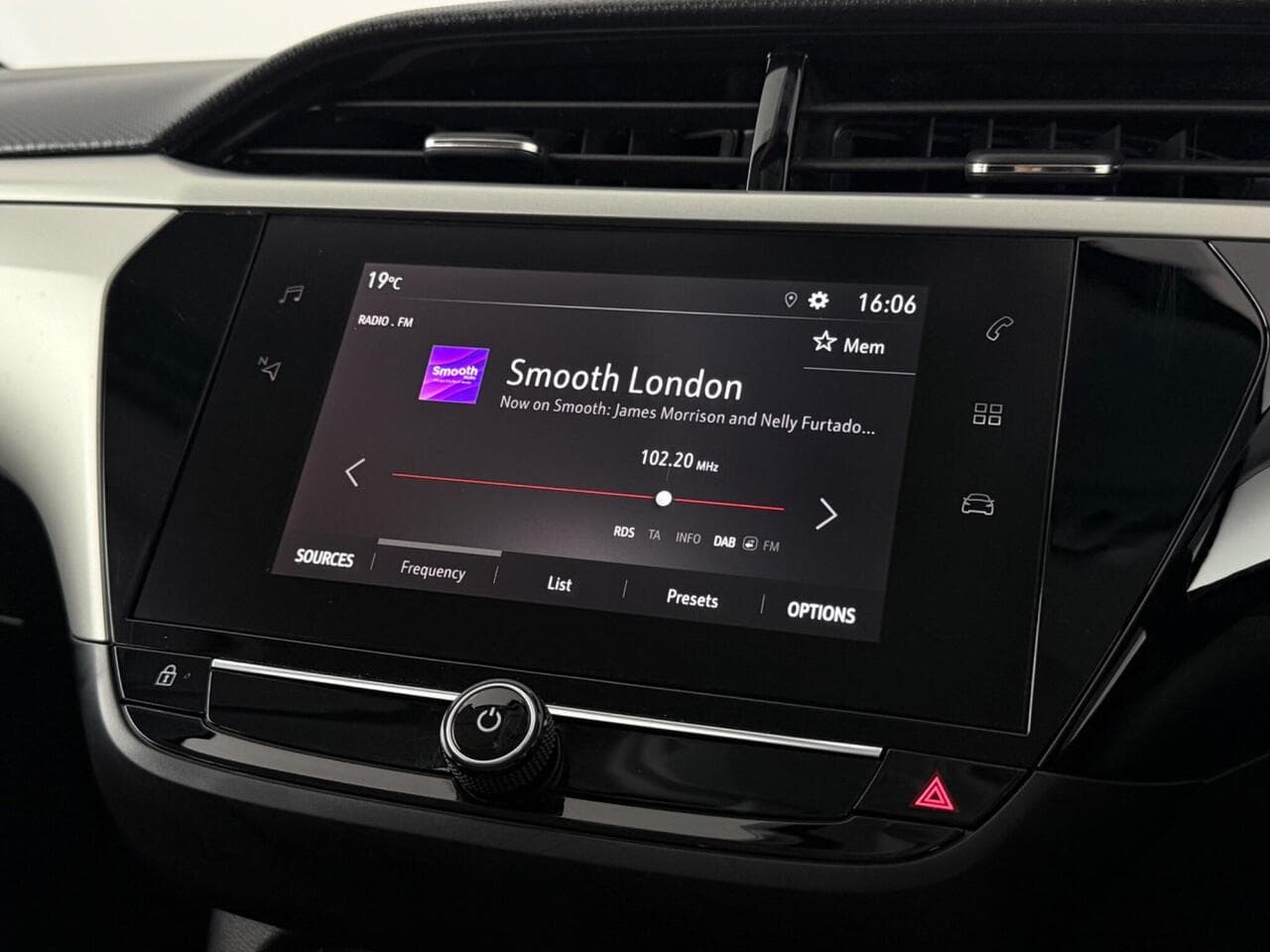 Vauxhall Corsa thumbnail Infotainment System