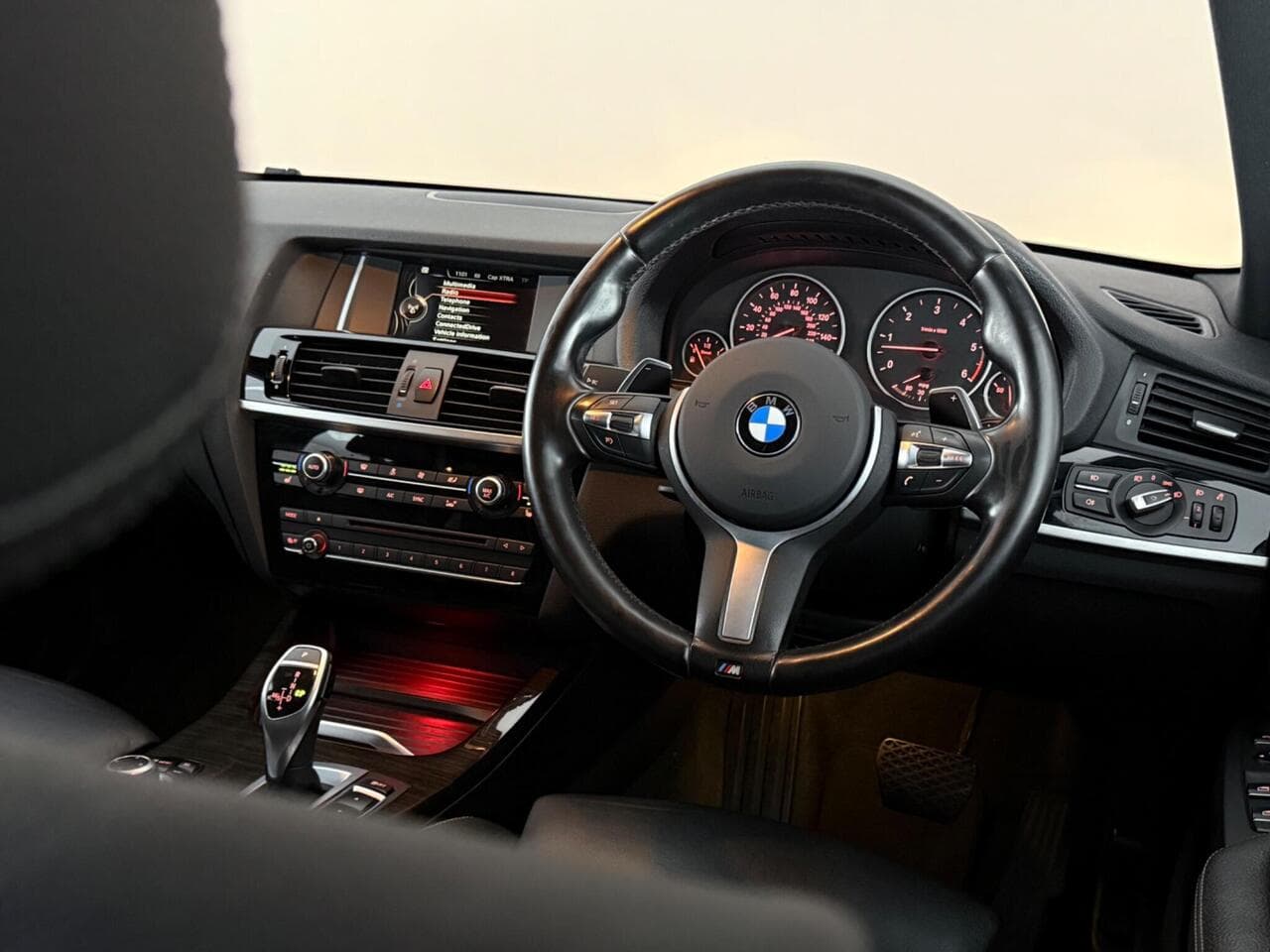 BMW X3 thumbnail Steering Wheel