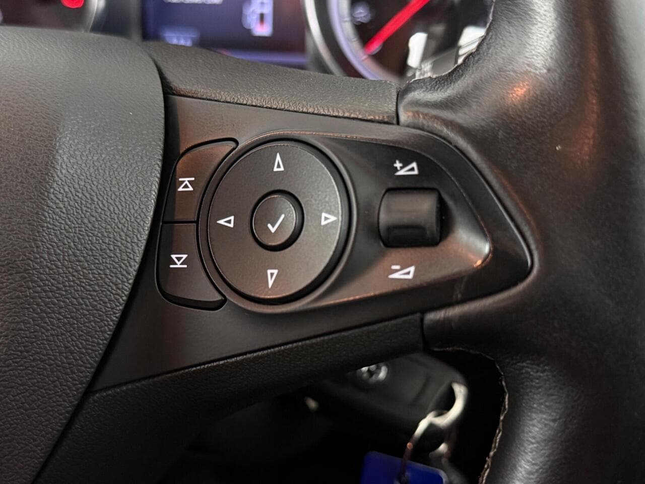 Vauxhall Astra thumbnail Misc Controls