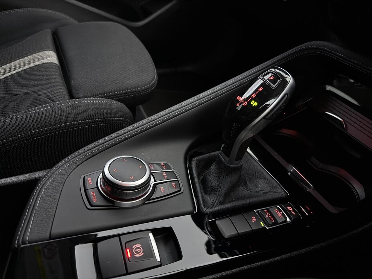 BMW X2 thumbnail Interior Front