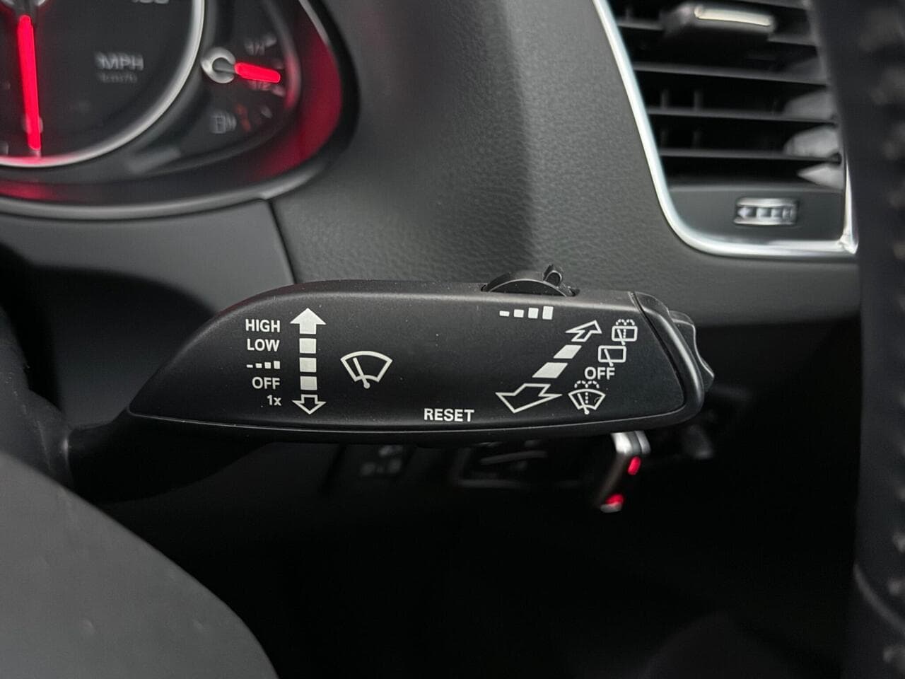 Audi Q5 thumbnail Misc Controls