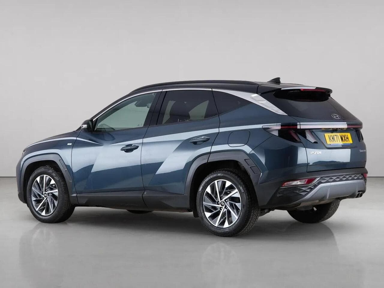 Hyundai TUCSON thumbnail Side Left