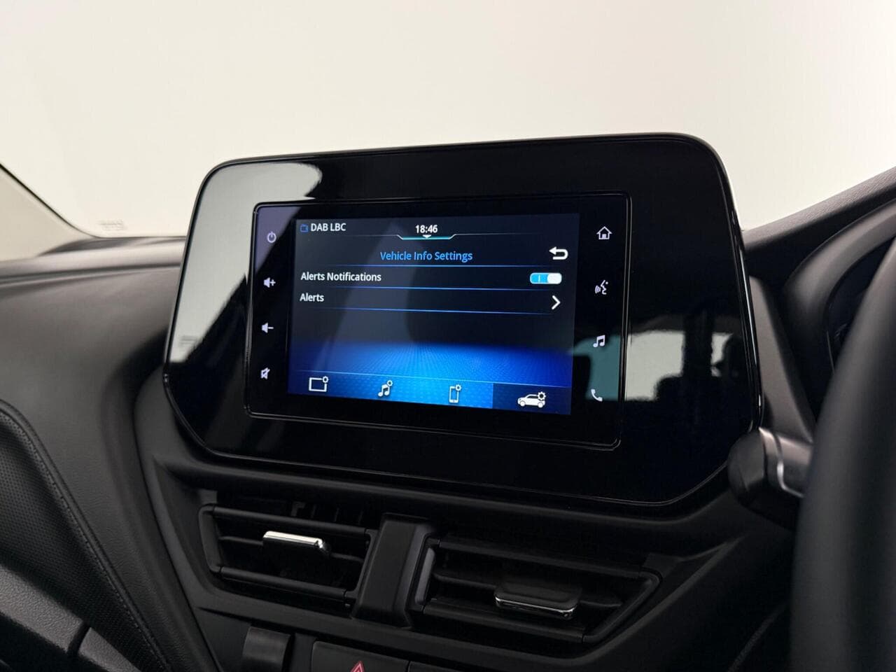 Suzuki S-Cross thumbnail Infotainment System