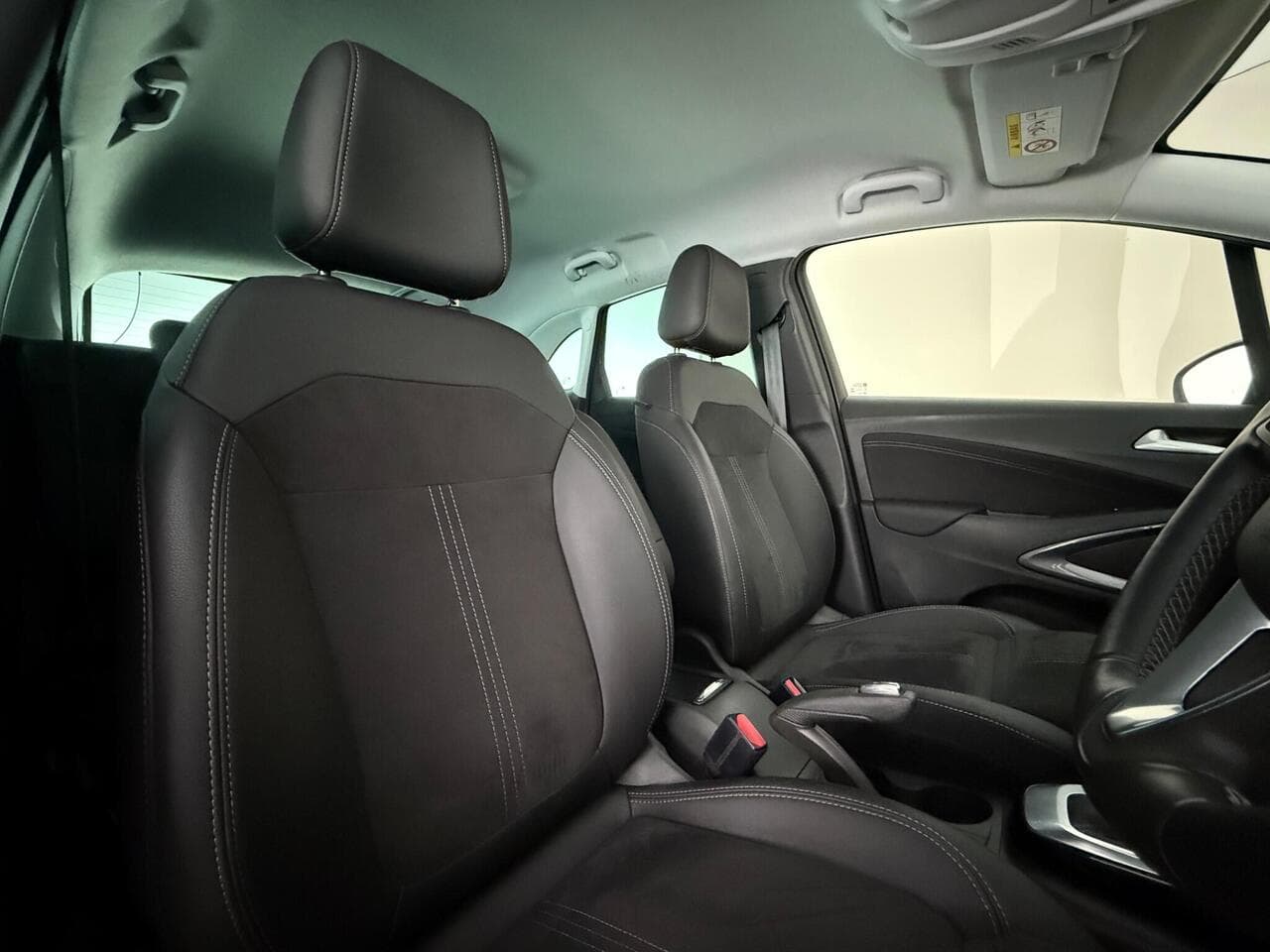 Vauxhall Crossland thumbnail Seat Driver