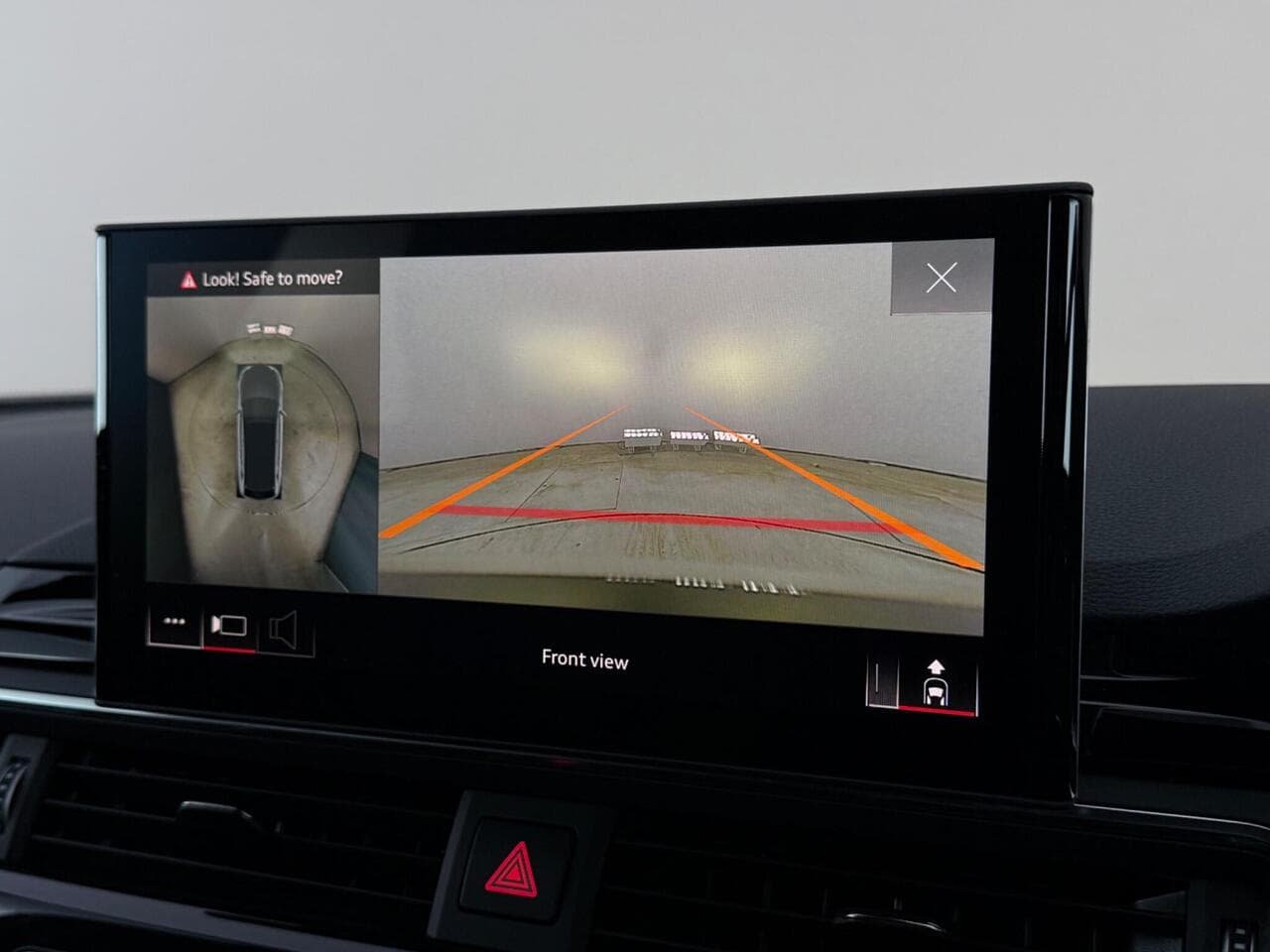 Audi A4 Avant thumbnail Infotainment System