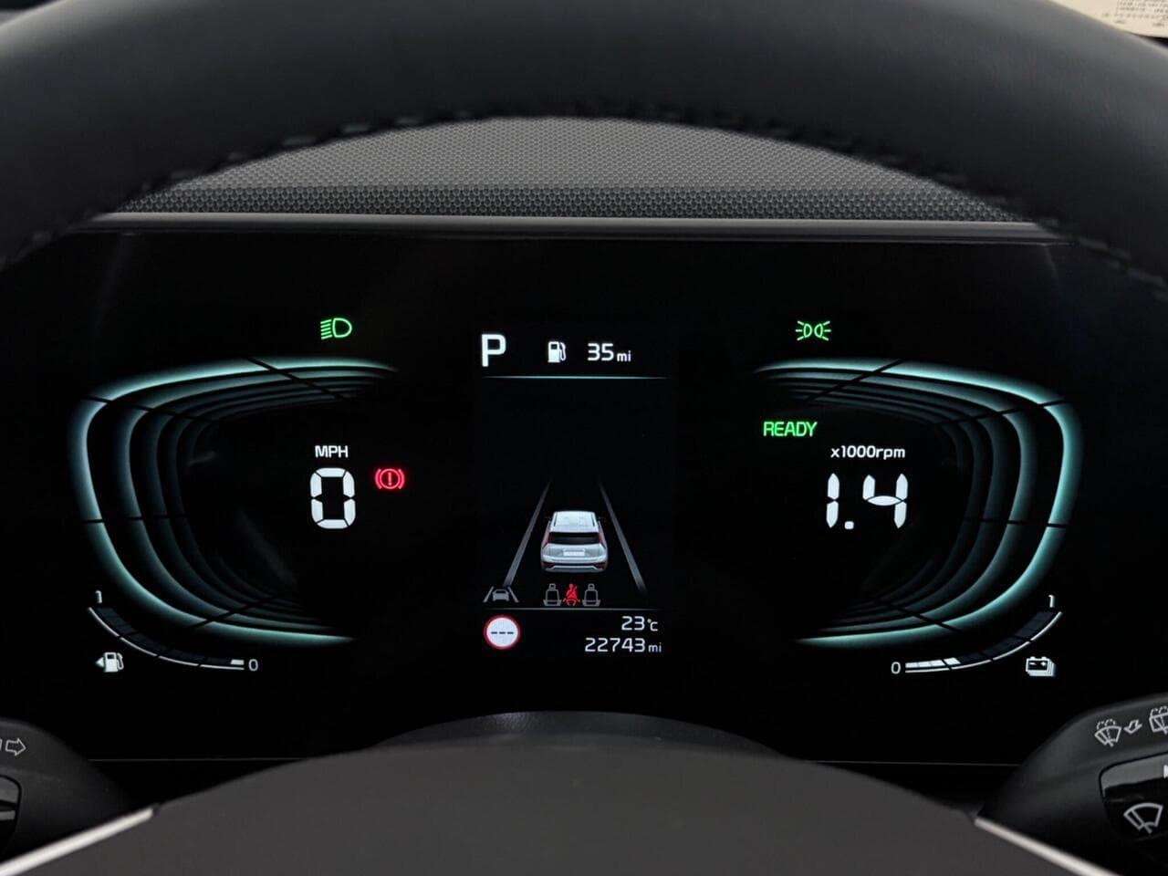 Kia Niro thumbnail Driver Instruments