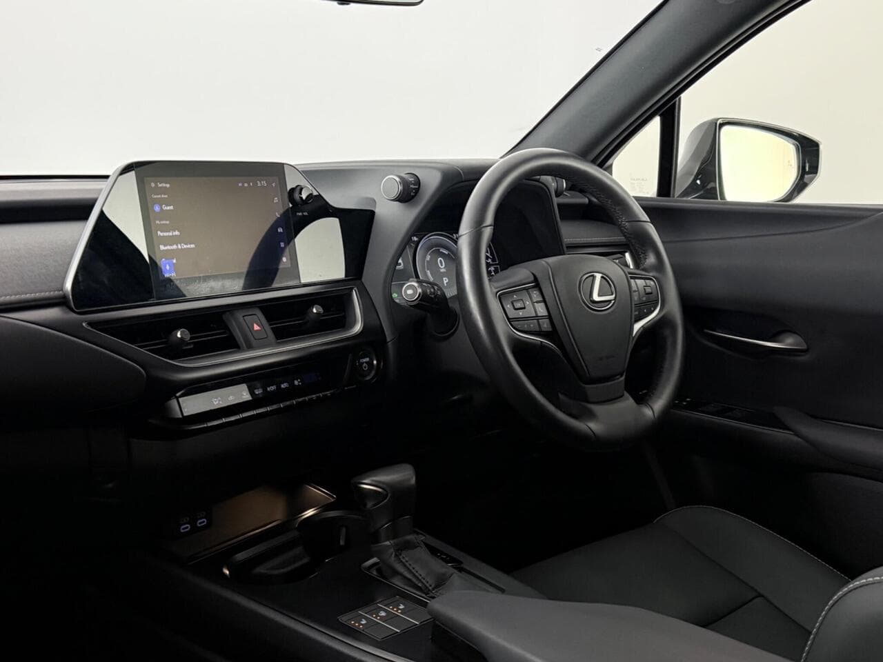 Lexus UX thumbnail Interior Front