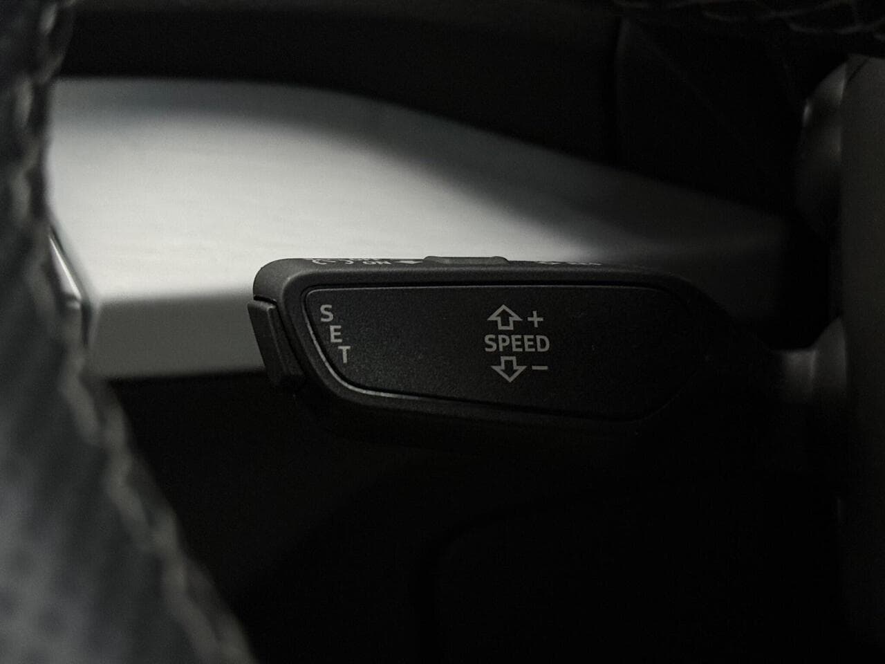 Audi Q2 thumbnail Misc Controls