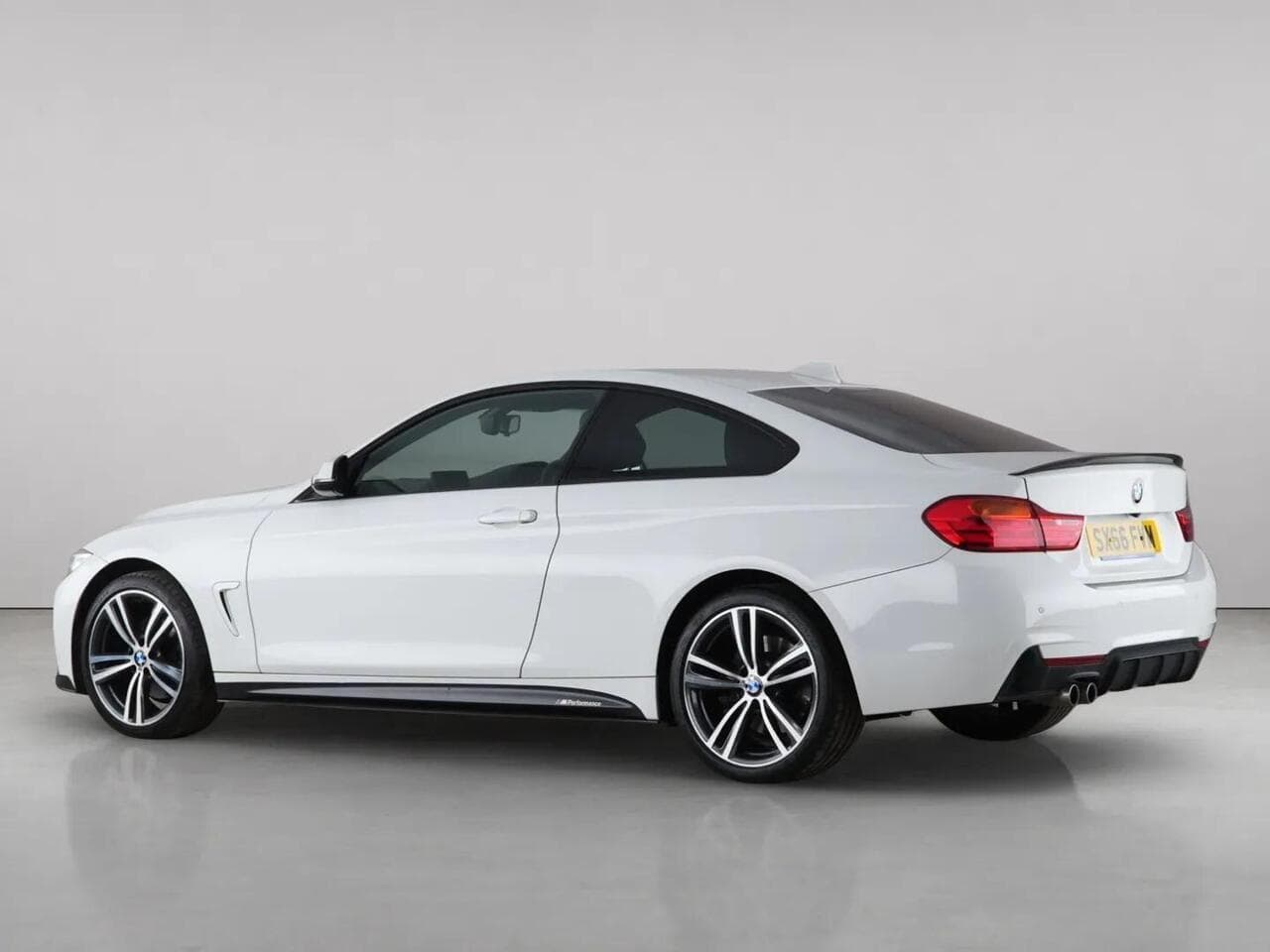 BMW 4 Series thumbnail Rear Left