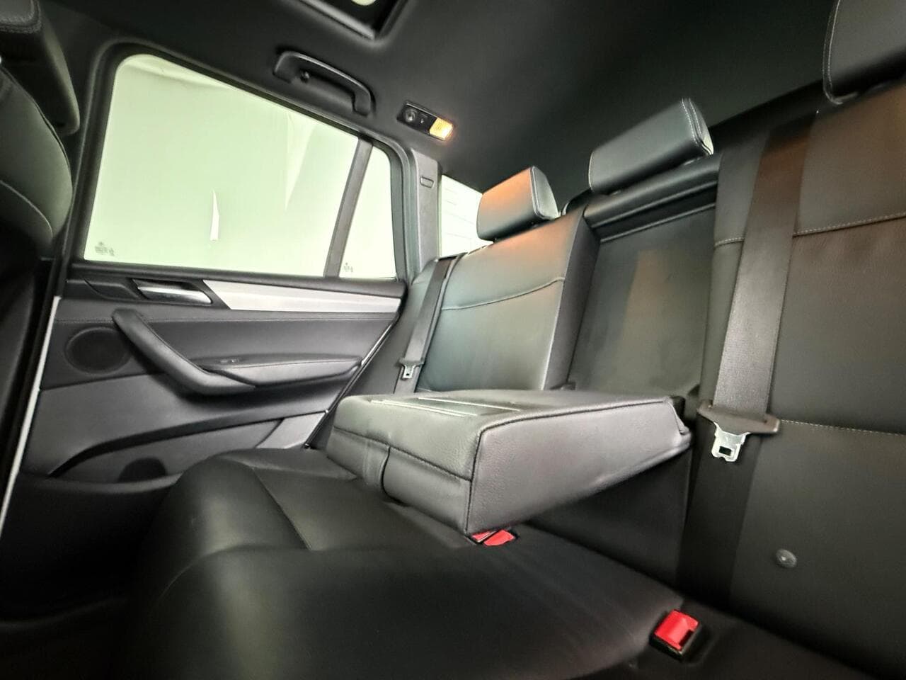 BMW X3 thumbnail Seats Rear