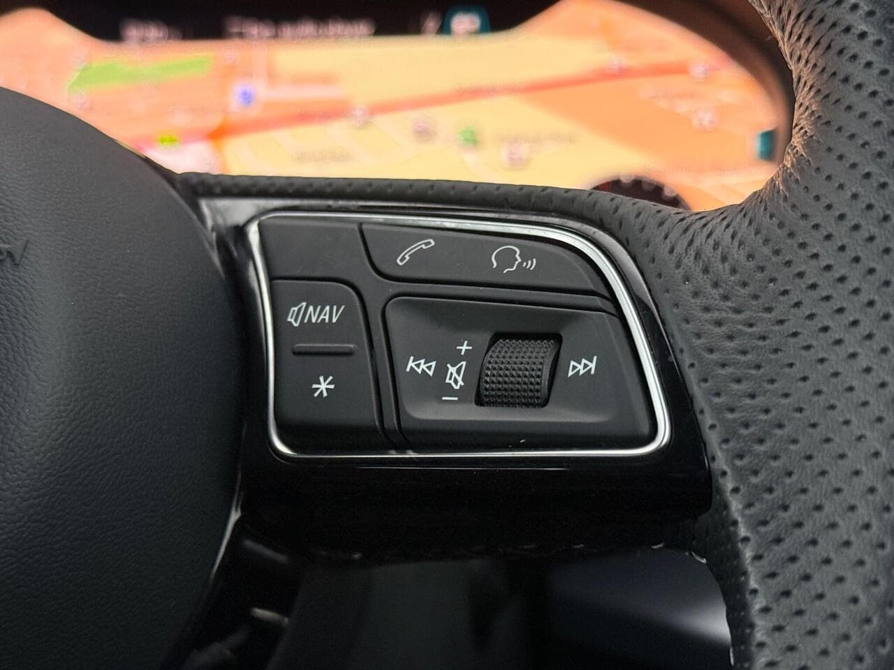 Audi Q2 thumbnail Misc Controls