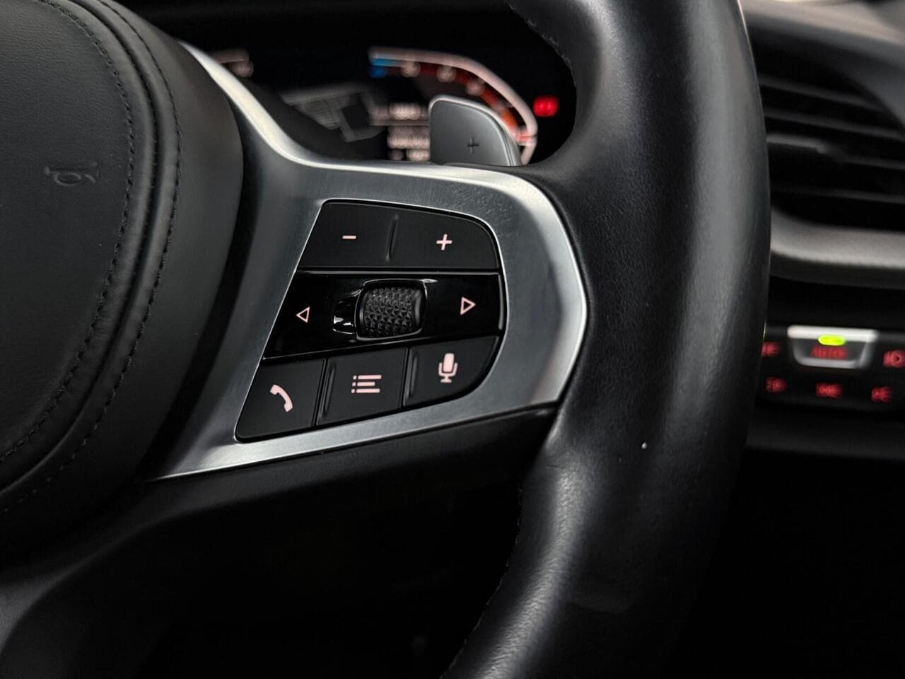 BMW 1 Series thumbnail Misc Controls
