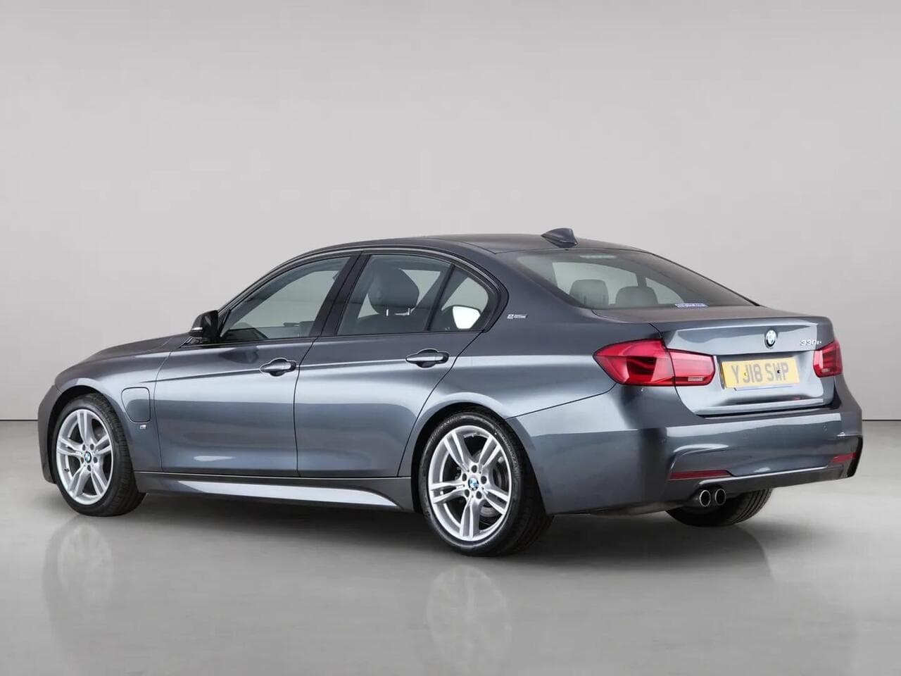 BMW 3 Series thumbnail Rear Left