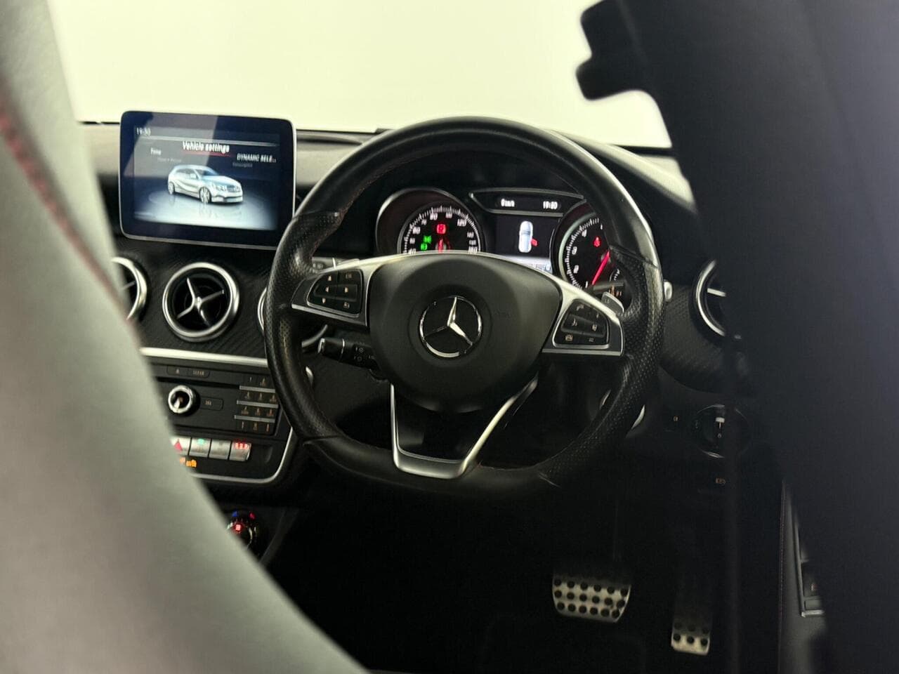 Mercedes-Benz A Class thumbnail Steering Wheel