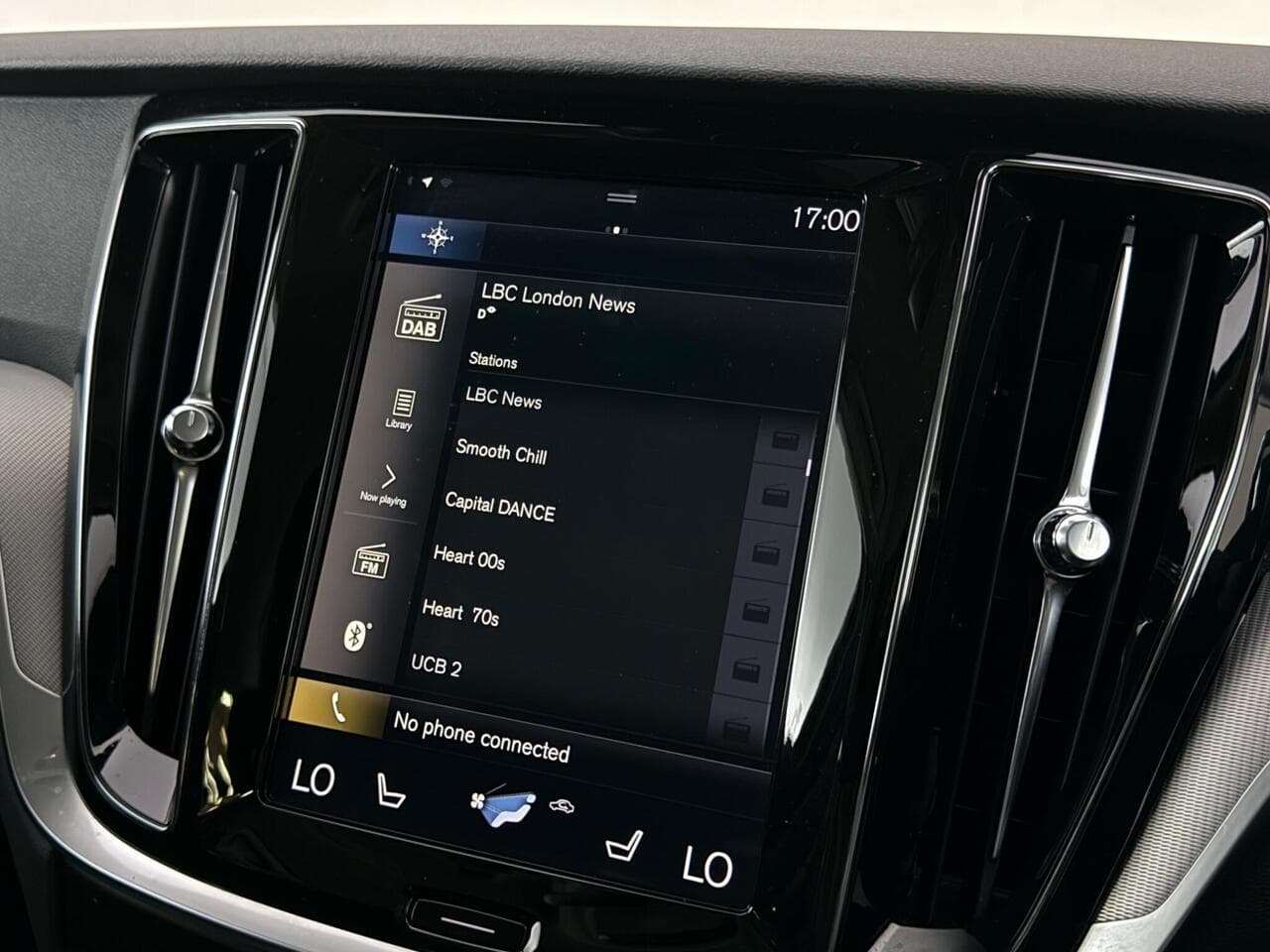 Volvo S60 thumbnail Infotainment System