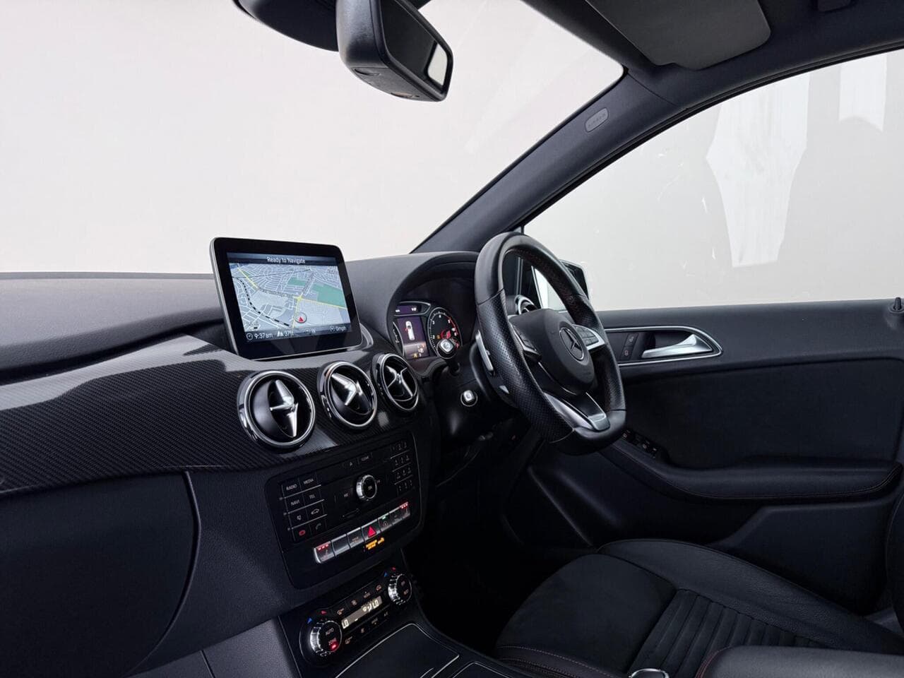 Mercedes-Benz B Class thumbnail Interior Front