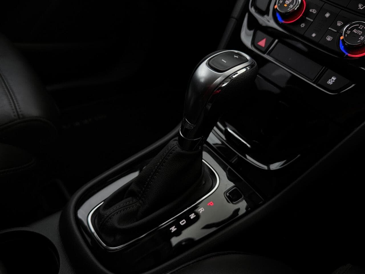 Vauxhall Mokka X thumbnail Interior Front