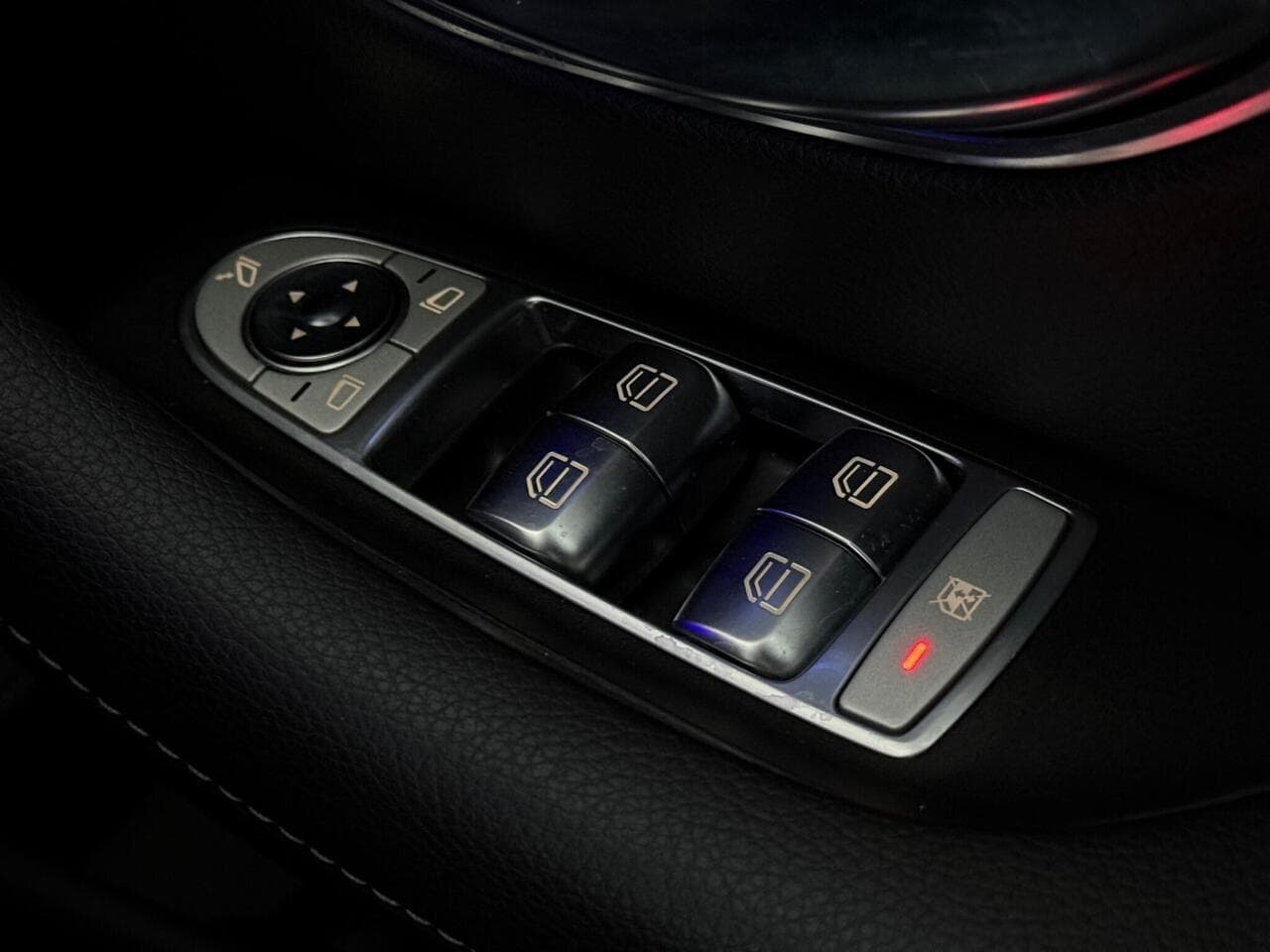 Mercedes-Benz E Class thumbnail Misc Controls