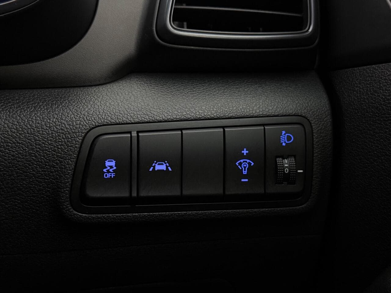 Hyundai TUCSON thumbnail Misc Controls