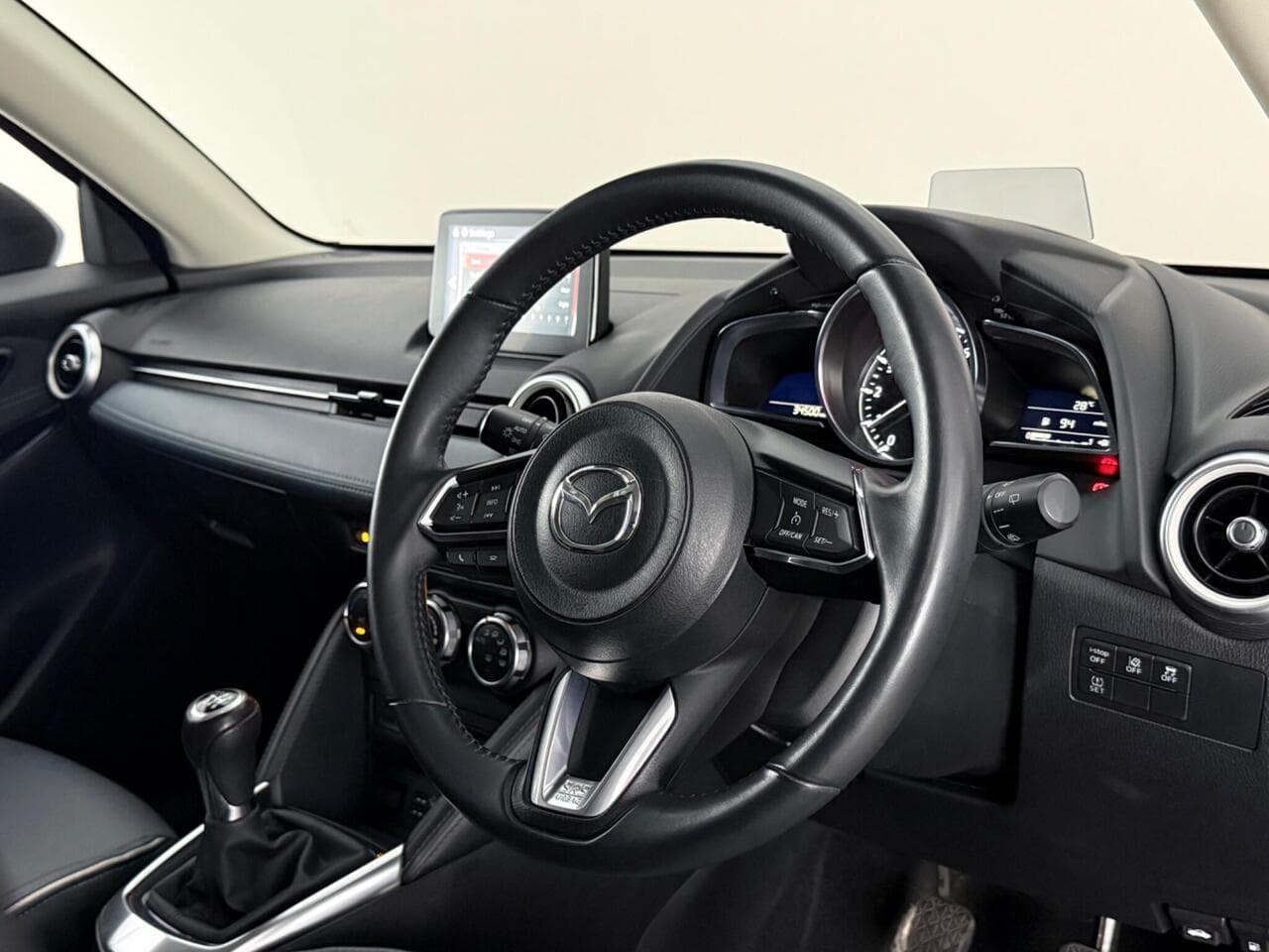 Mazda Mazda2 thumbnail Interior Front