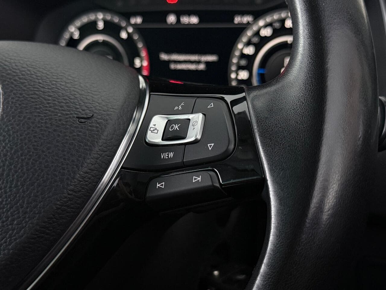 Volkswagen Tiguan thumbnail Misc Controls