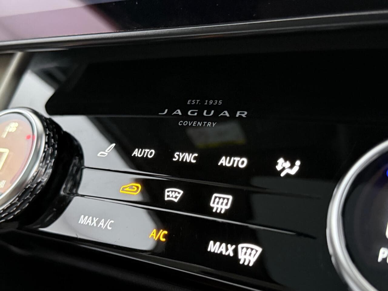 Jaguar F-PACE thumbnail Misc Controls