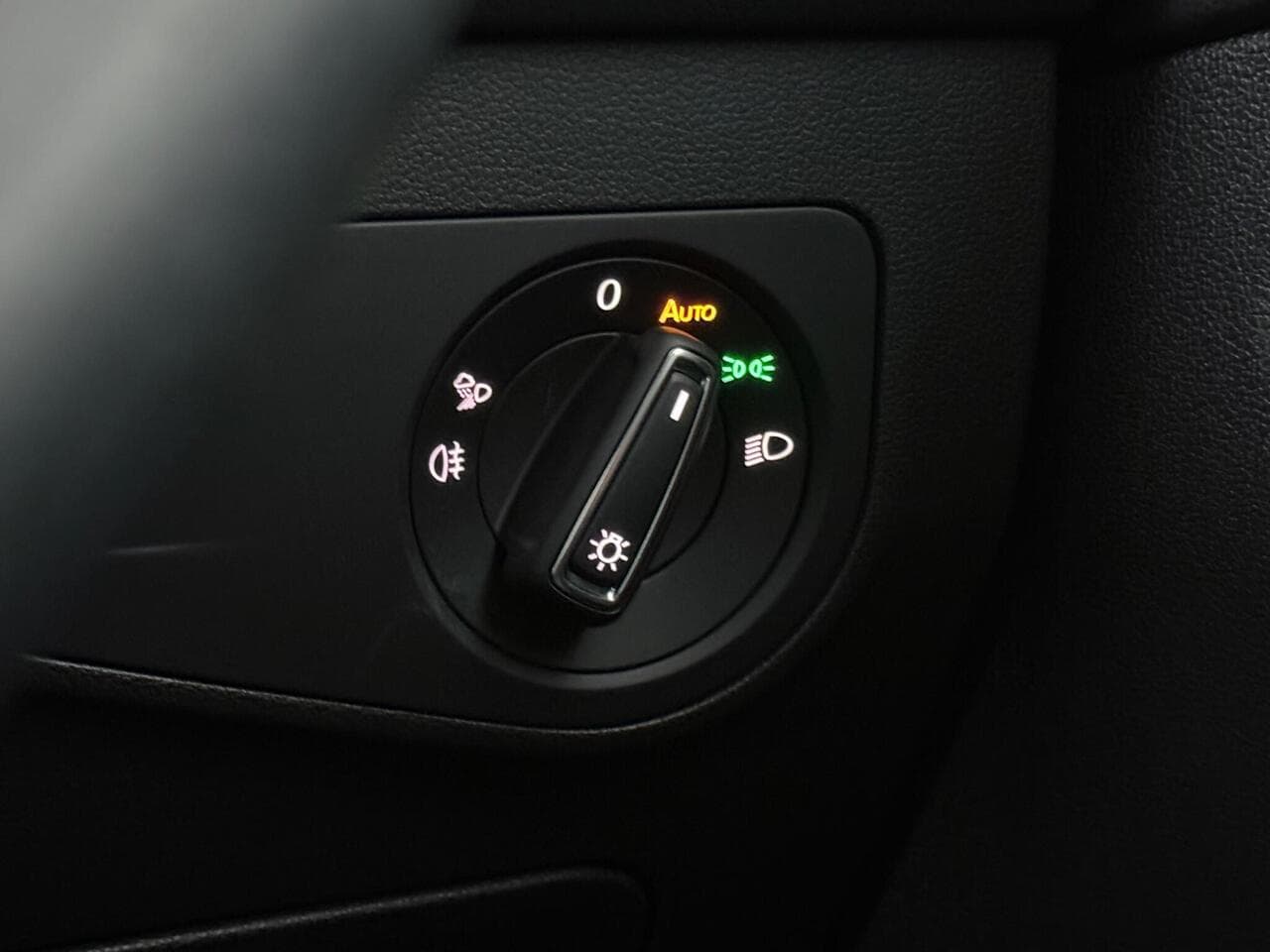 Volkswagen Tiguan thumbnail Misc Controls