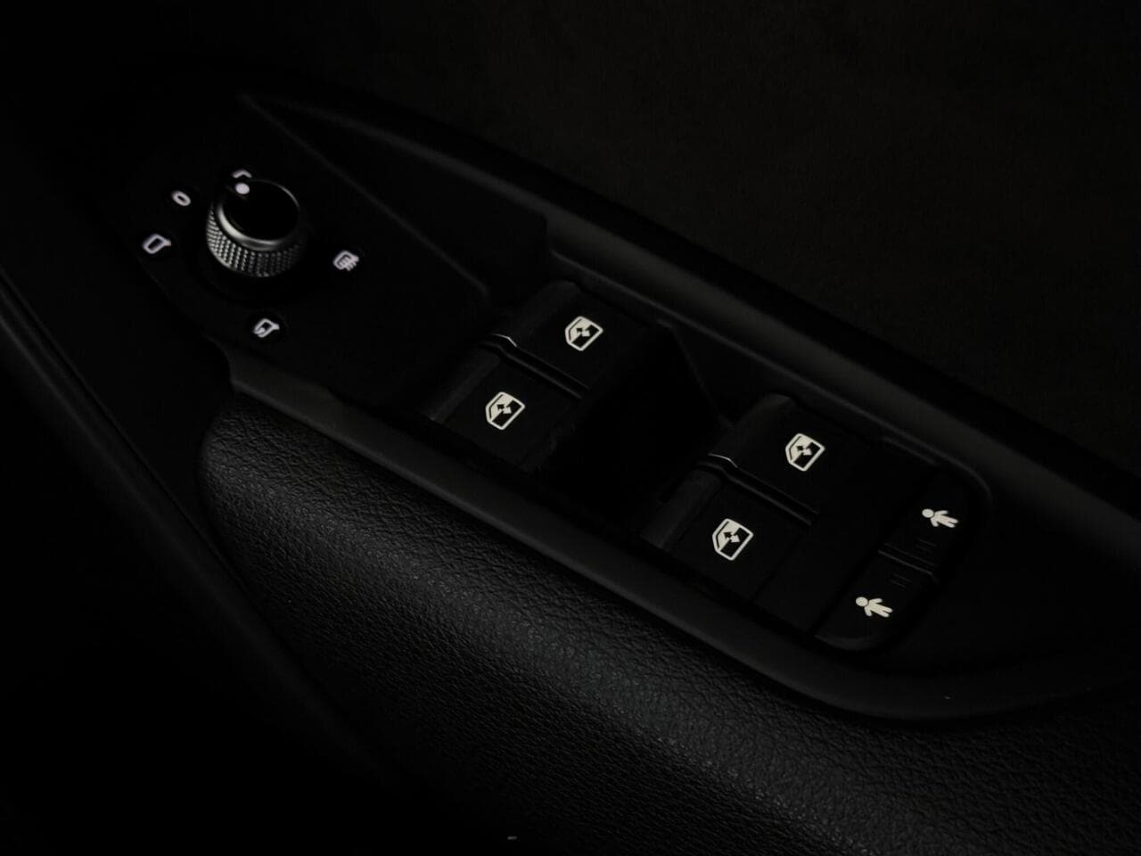 Audi Q5 thumbnail Misc Controls
