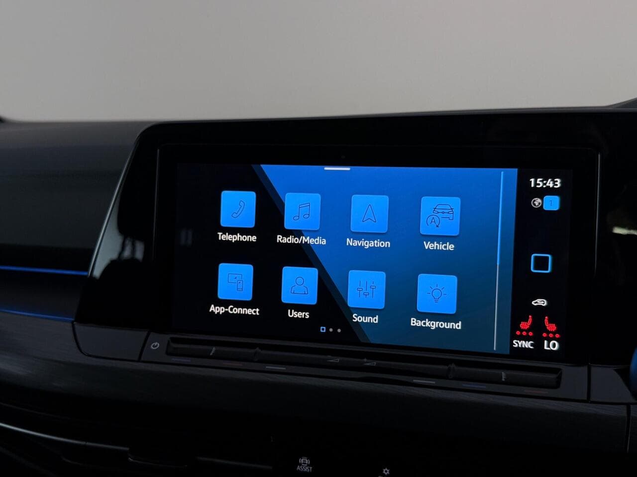 Volkswagen Golf thumbnail Infotainment System