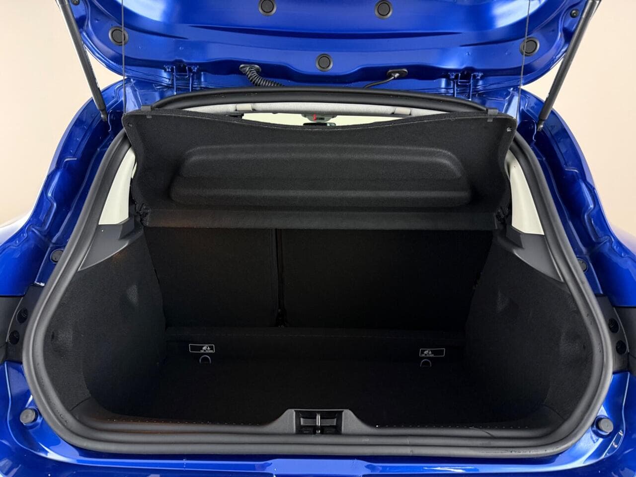Renault Clio thumbnail Boot