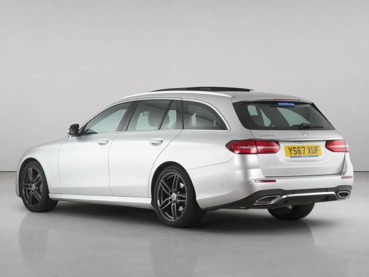Mercedes-Benz E Class thumbnail Rear Left
