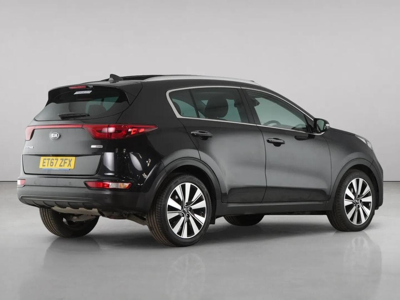 Kia Sportage thumbnail Rear Right