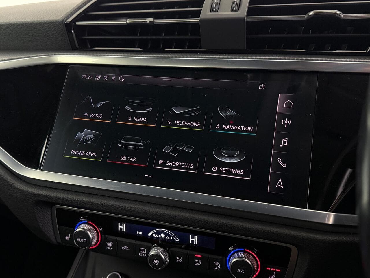 Audi Q3 thumbnail Infotainment System